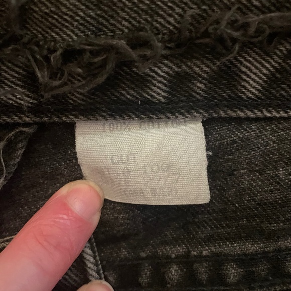 Vintage Sensi From Italia- distressed Denim Bermuda shorts - Picture 4 of 4